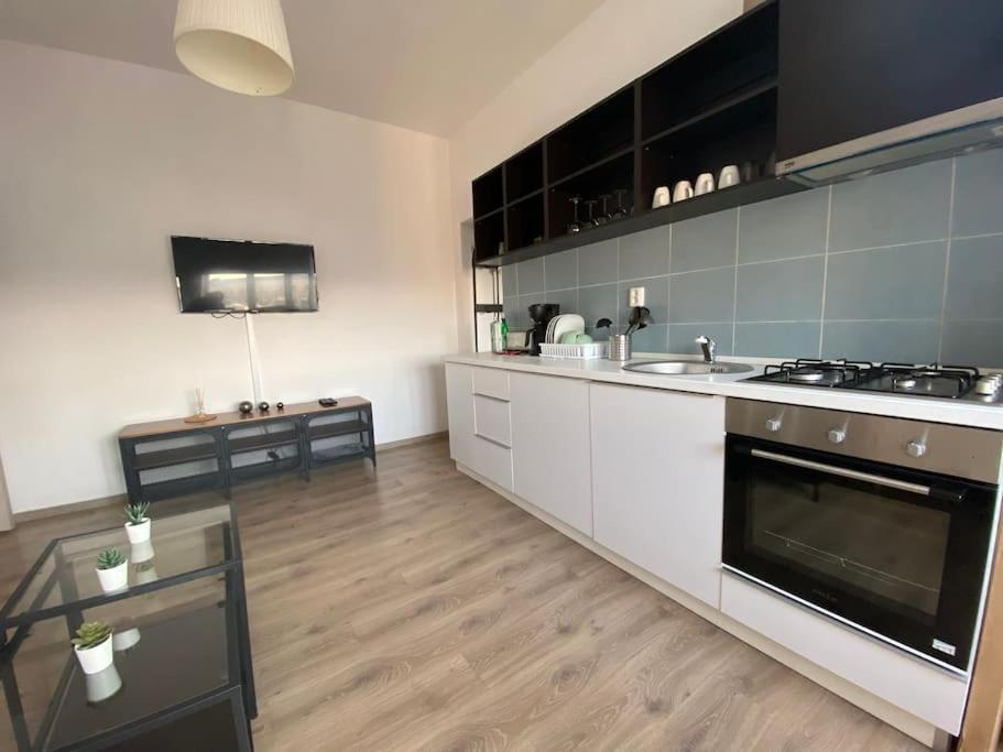 Gorgeous Apartment Near Old Town Bucarest Exterior foto